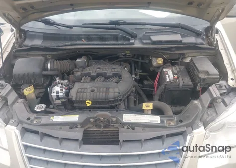 2010 Chrysler Town & Country Touring из США, поврежденный, VIN 2A4RR5DX0AR472654